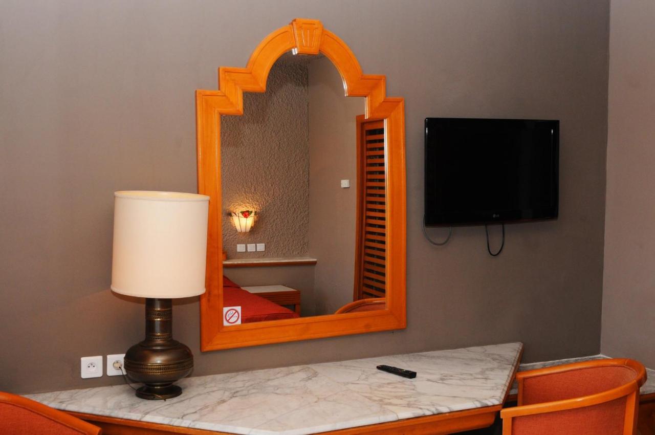 Hotel Kanta And