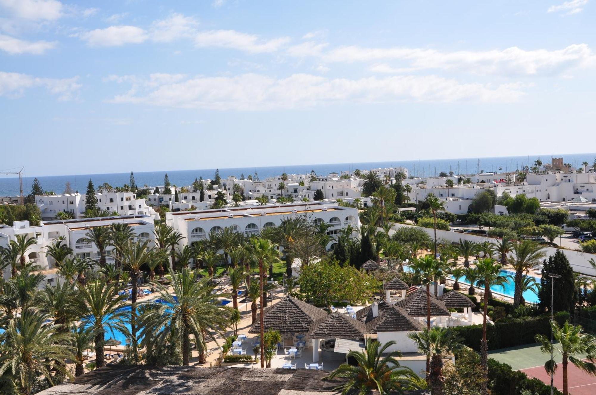 Hotel Kanta And